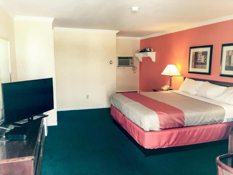 Wingate By Wyndham Hotel 3*